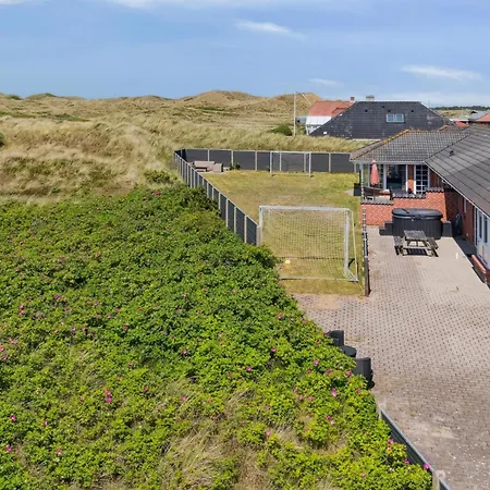 With Activity Near The North Sea Dom wakacyjny *